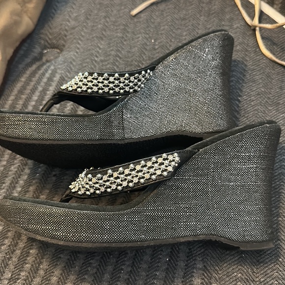 Black with silver size 9. Wedges. - Picture 2 of 4